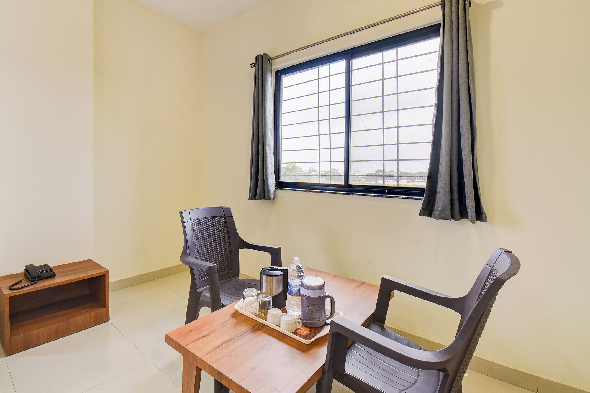 Télévision LCD de 28 pouces avec chaînes par câble