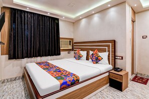 Egyptian cotton sheets, premium bedding, in-room safe, free WiFi
