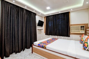 Egyptian cotton sheets, premium bedding, in-room safe, free WiFi - Fabhotel Aafreen (Kolkata)