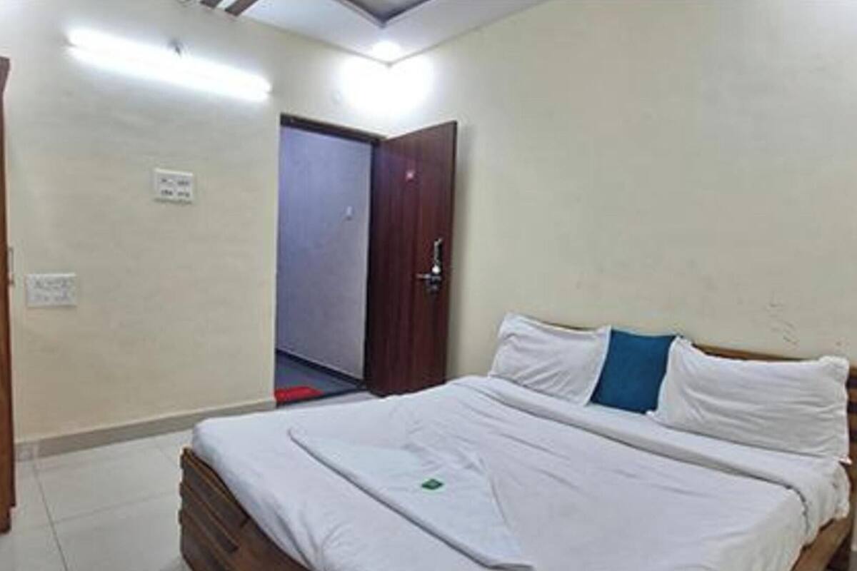 Deluxe Room | Egyptian cotton sheets, premium bedding, in-room safe, free WiFi