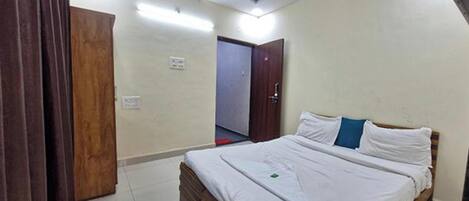 Kamar Deluks | Seprai katun Mesir, seprai premium, brankas, dan Wi-Fi gratis