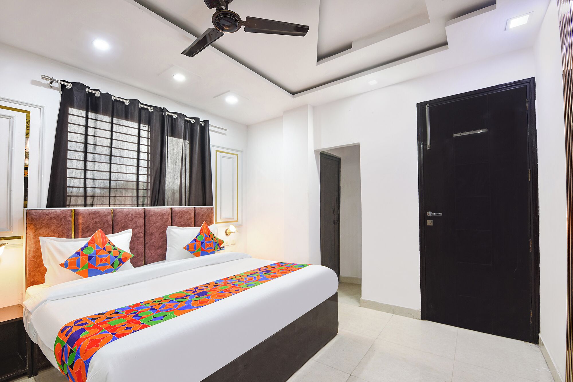 Egyptian cotton sheets, premium bedding, in-room safe, free WiFi