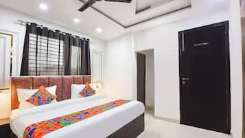 Egyptian cotton sheets, premium bedding, in-room safe, free WiFi