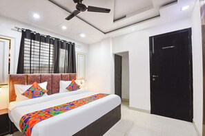 Egyptian cotton sheets, premium bedding, in-room safe, free WiFi