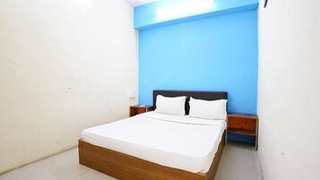 Deluxe Room | Egyptian cotton sheets, premium bedding, in-room safe, free WiFi