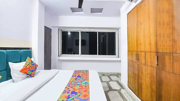 Egyptiske bomuldslagner, premium-sengetøj, pengeskab på værelset