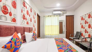 Egyptian cotton sheets, premium bedding, in-room safe, free WiFi