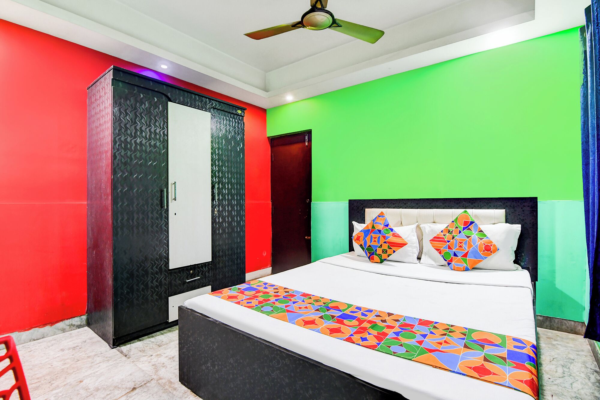 Egyptian cotton sheets, premium bedding, in-room safe, free WiFi