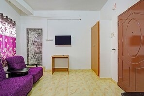 Egyptian cotton sheets, premium bedding, in-room safe, free WiFi