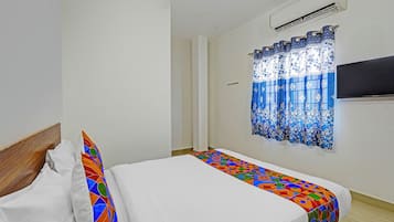 Egyptian cotton sheets, premium bedding, in-room safe, free WiFi