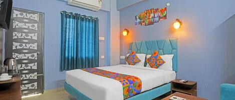 Egyptian cotton sheets, premium bedding, in-room safe, free WiFi