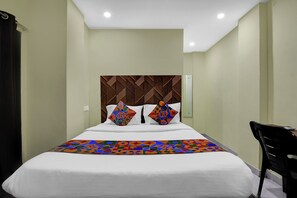 Egyptian cotton sheets, premium bedding, in-room safe, free WiFi - Fabhotel Star Light B (Visakhapatnam)