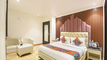 Egyptian cotton sheets, premium bedding, in-room safe, free WiFi