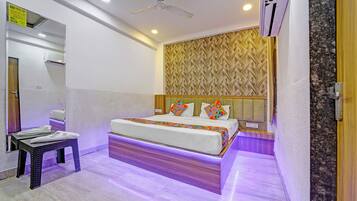 Deluxe Room | Egyptian cotton sheets, premium bedding, in-room safe, free WiFi