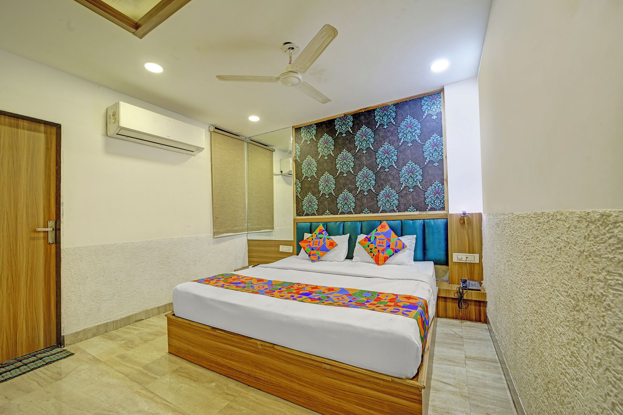 Executive kamer | Lakens van Egyptisch katoen, luxe beddengoed, een kluis op de kamer