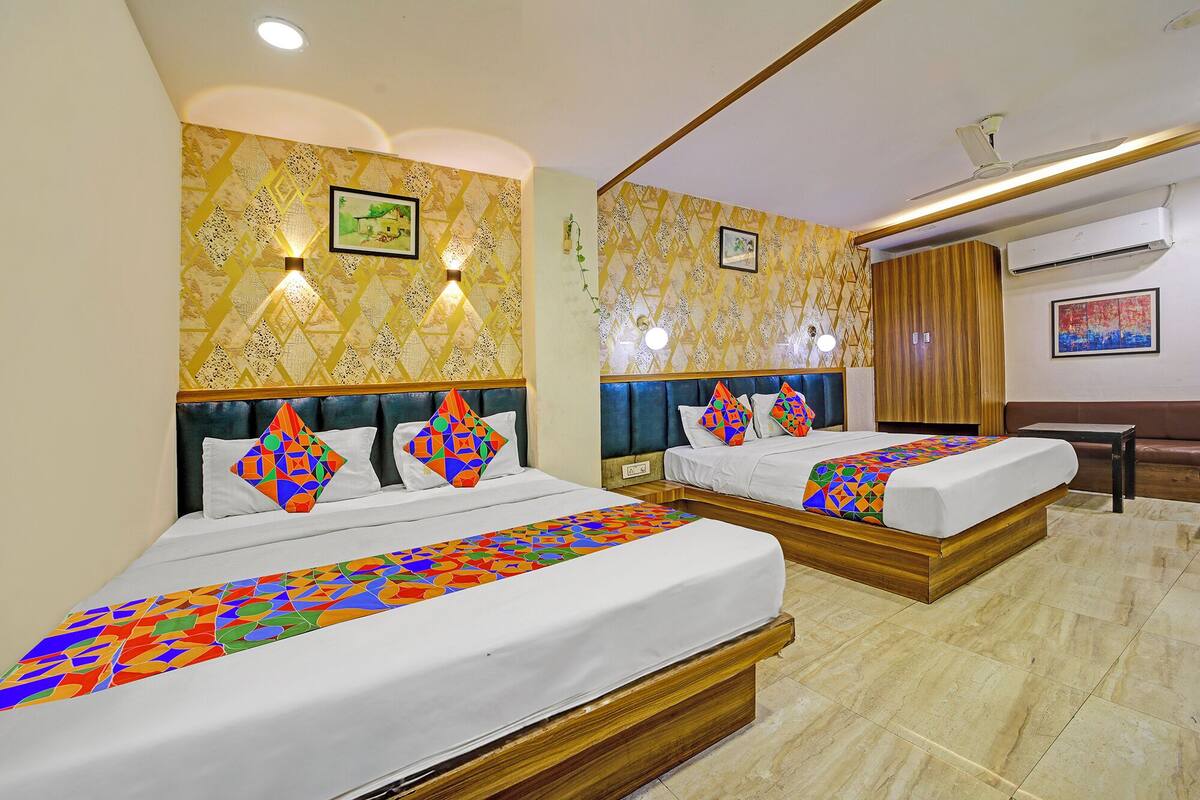 Family Room | Egyptian cotton sheets, premium bedding, in-room safe, WiFi (free)