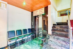 Área de estar no saguão