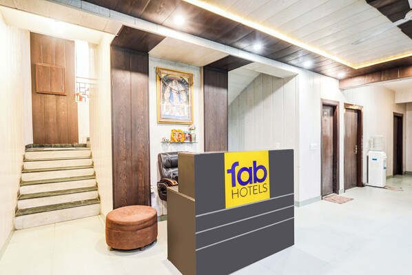 Reception - Fabhotel Novis House (Noida)