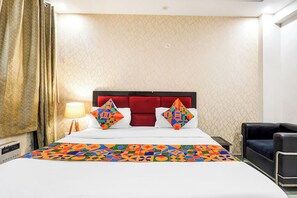 Deluxe Room | Egyptian cotton sheets, premium bedding, in-room safe, free WiFi - Fabhotel Novis House (Noida)