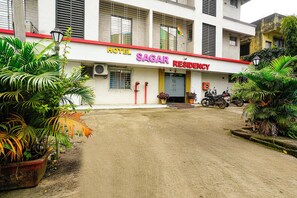 Property entrance - Fabexpress Sagar Residency (Panvel)