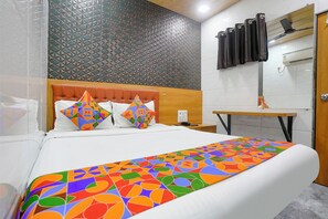 Deluxe Room | Egyptian cotton sheets, premium bedding, in-room safe, free WiFi - Fabhotel Chembur Residency (Mumbai)
