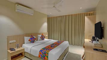 Egyptian cotton sheets, premium bedding, in-room safe, free WiFi