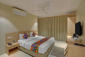 Egyptian cotton sheets, premium bedding, in-room safe, free WiFi