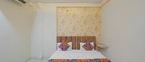 Egyptian cotton sheets, premium bedding, in-room safe, free WiFi