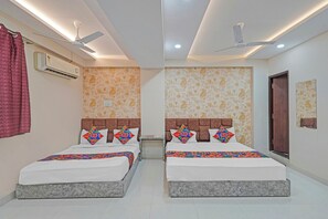 Family Room | Egyptian cotton sheets, premium bedding, in-room safe, free WiFi - Fabhotel Elite Inn I (Indore)
