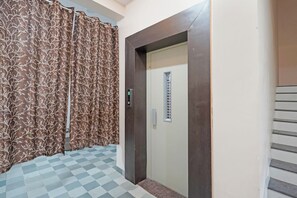 Elevator - Fabhotel Elite Inn I (Indore)