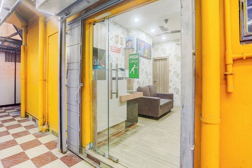 Fabhotel Royal Rose Residency