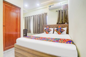 Deluxe Room | Egyptian cotton sheets, premium bedding, in-room safe, free WiFi - Fabhotel Royal Rose Residency (Barakpur)