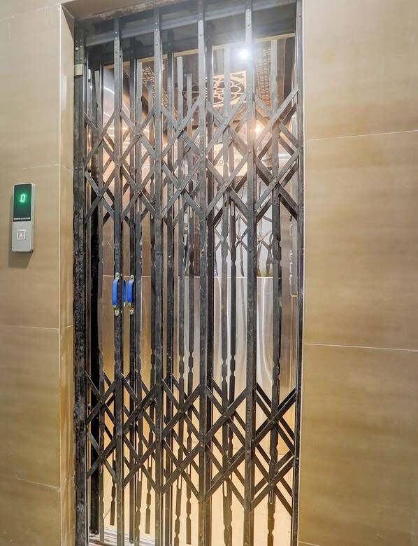 Elevator - Fabhotel Royal Rose Residency (Barakpur)