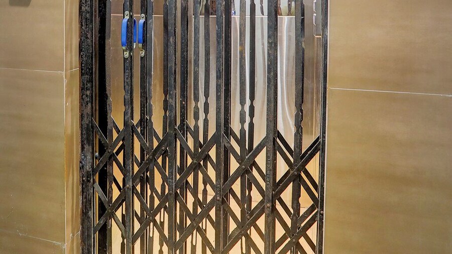 Fabhotel Royal Rose Residency