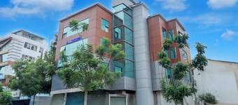 Fabhotel Silver Cloud