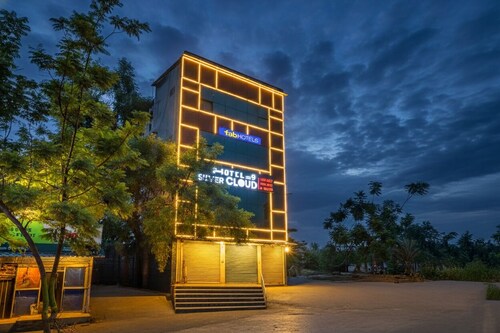 Fabhotel Silver Cloud