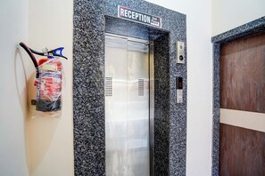 Lift - Fabhotel Sanviraaj (Kanpur)