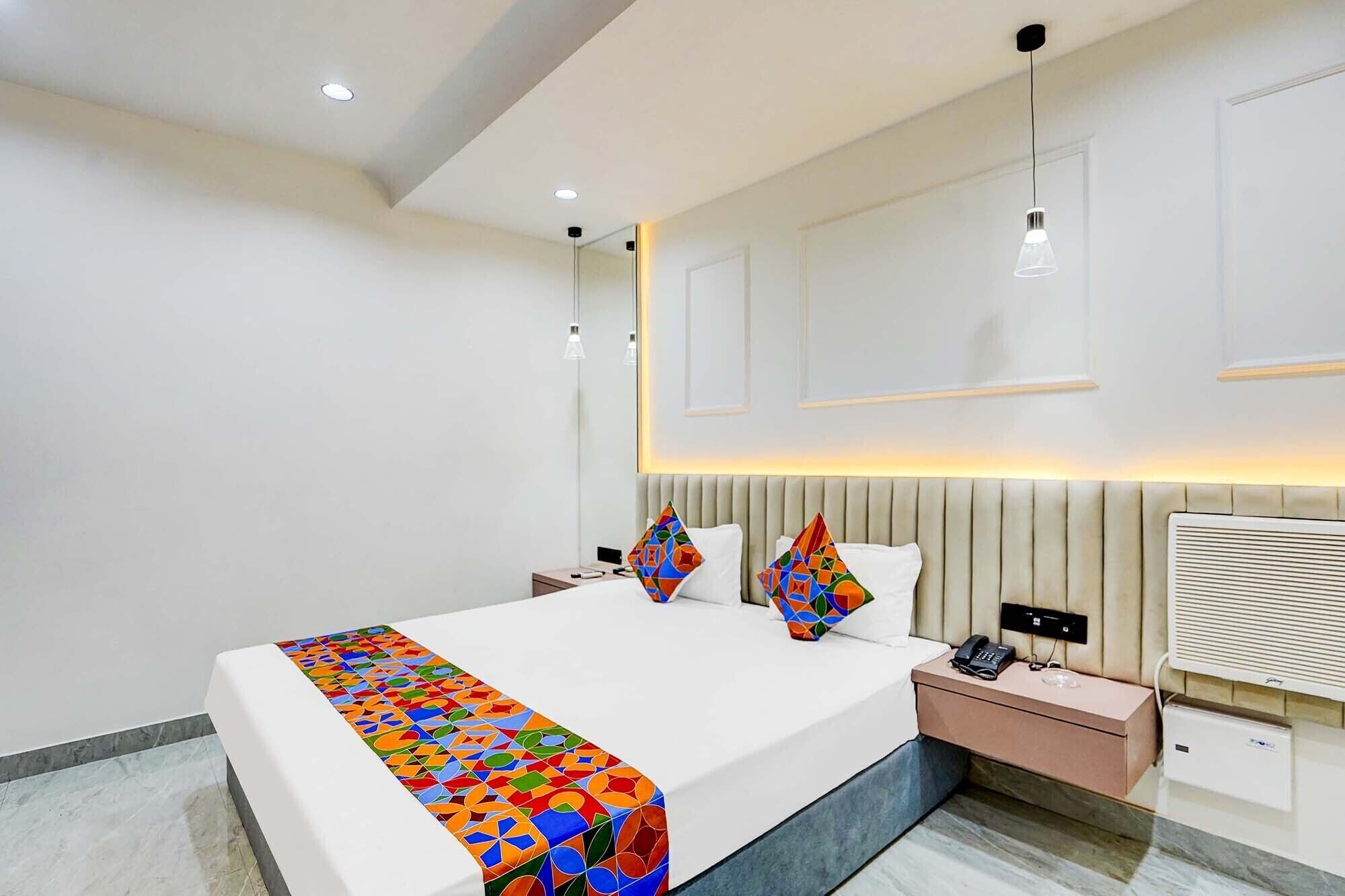 Deluxe Room | Egyptian cotton sheets, premium bedding, in-room safe, free WiFi