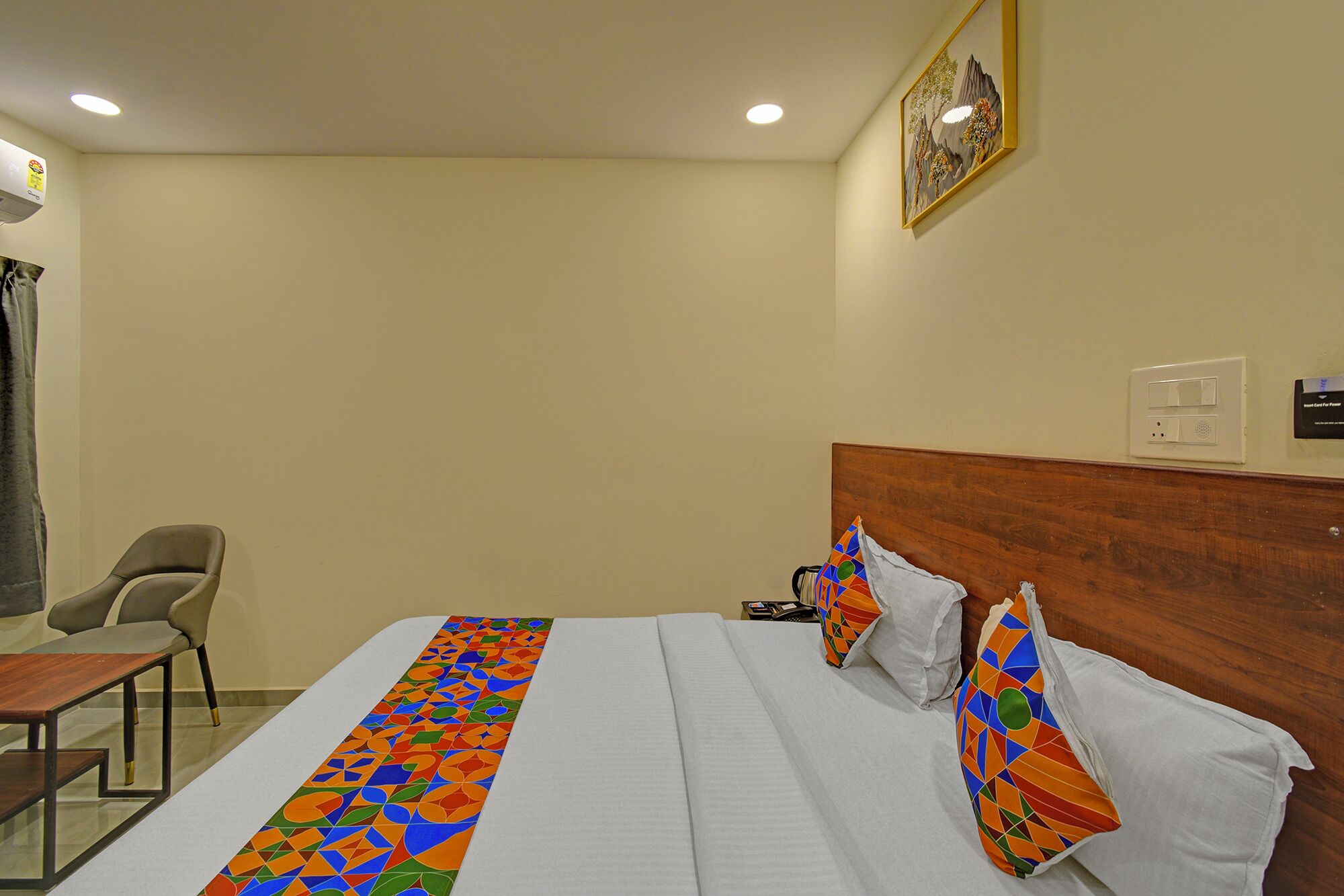 Egyptian cotton sheets, premium bedding, in-room safe, free WiFi