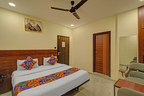 Egyptian cotton sheets, premium bedding, in-room safe, free WiFi