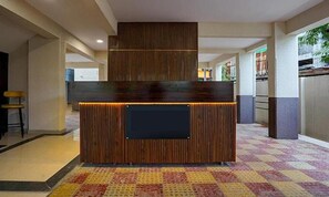 Reception - Fabhotel Seven Elite (Paud)