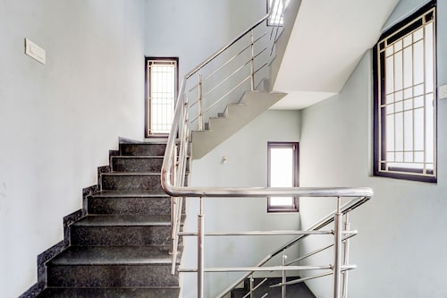 Fabhotel Park Service Apartment