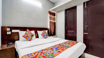 Deluxe Room | Egyptian cotton sheets, premium bedding, in-room safe, free WiFi