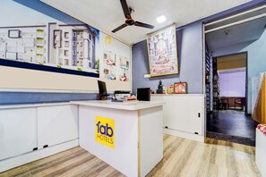 Quầy tiếp tân