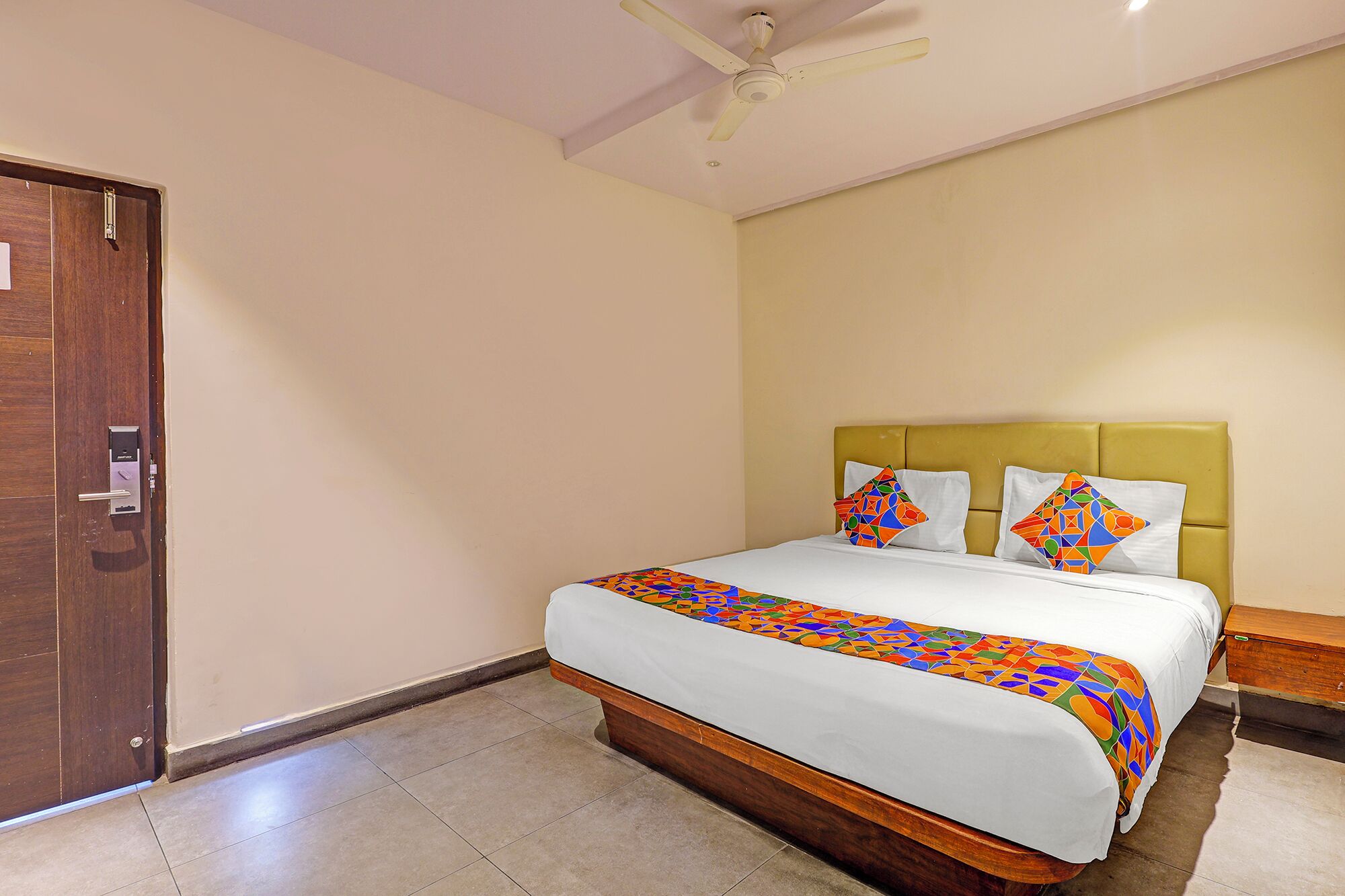 豪華客房 | 埃及棉床單、高級寢具、房內夾萬、免費 Wi-Fi