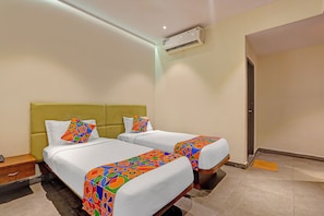 Egyptian cotton sheets, premium bedding, in-room safe, free WiFi