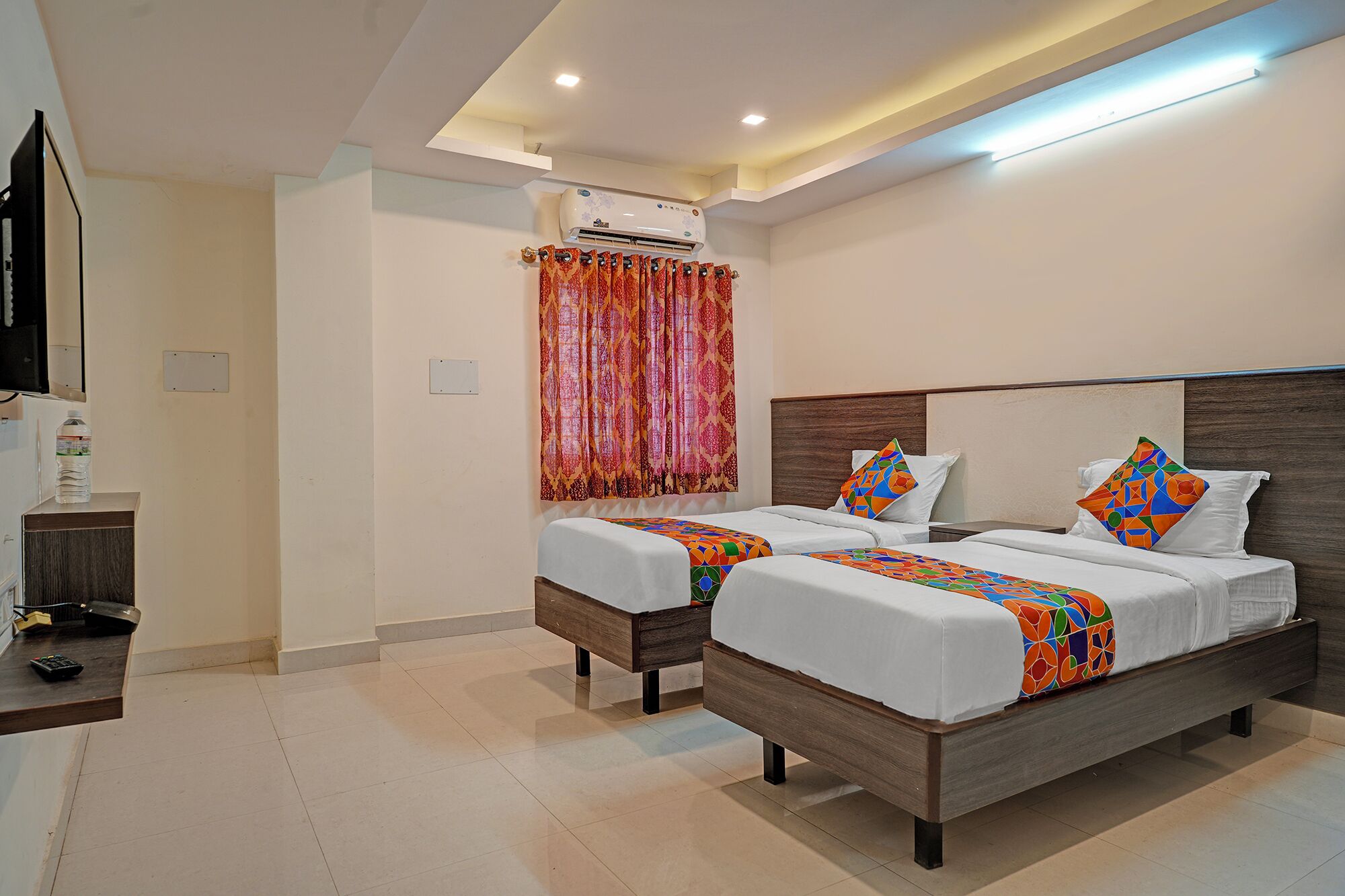 Egyptian cotton sheets, premium bedding, in-room safe, free WiFi