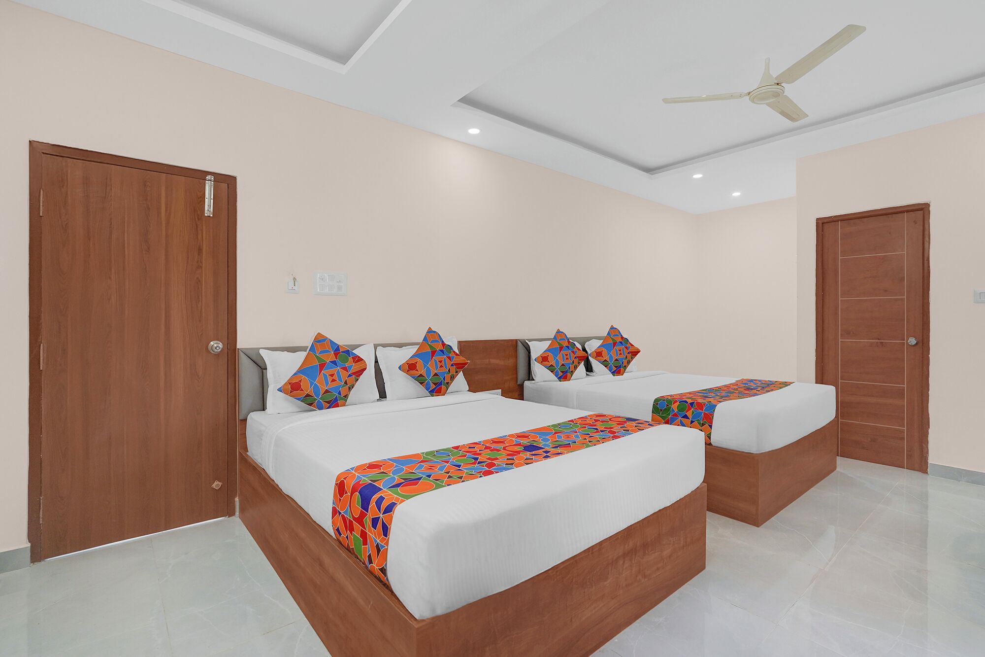 ファミリー ルーム | エジプト綿のシーツ、高級寝具、セーフティボックス (室内)、WiFi (無料)