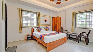 Egyptian cotton sheets, premium bedding, in-room safe, free WiFi