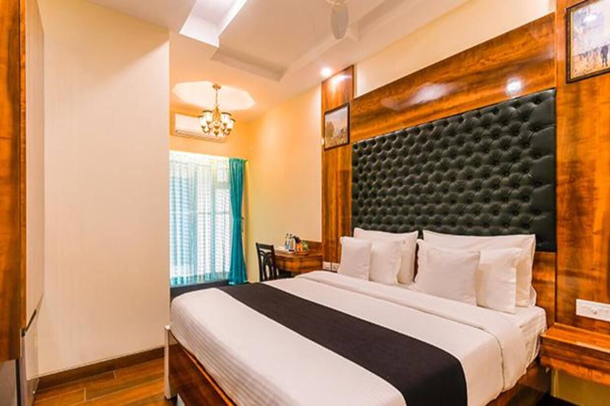Deluxe Room | Egyptian cotton sheets, premium bedding, in-room safe, free WiFi
